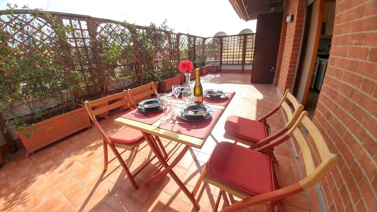 Terrace22 - Delizioso Attico Ben Collegato Apartment Рим Екстериор снимка